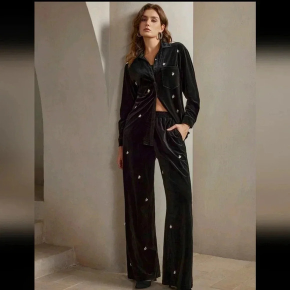 2pcs Fashionable Retro Commuter Velvet Studded Set For Women - Picture 1 of 6